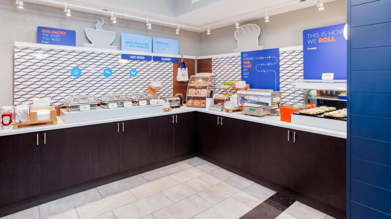 Holiday Inn Express Orange Beach - On The Beach By Ihg Exteriér fotografie